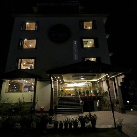 ホテル Townhouse Oak Rohtang Heights Manāli エクステリア 写真