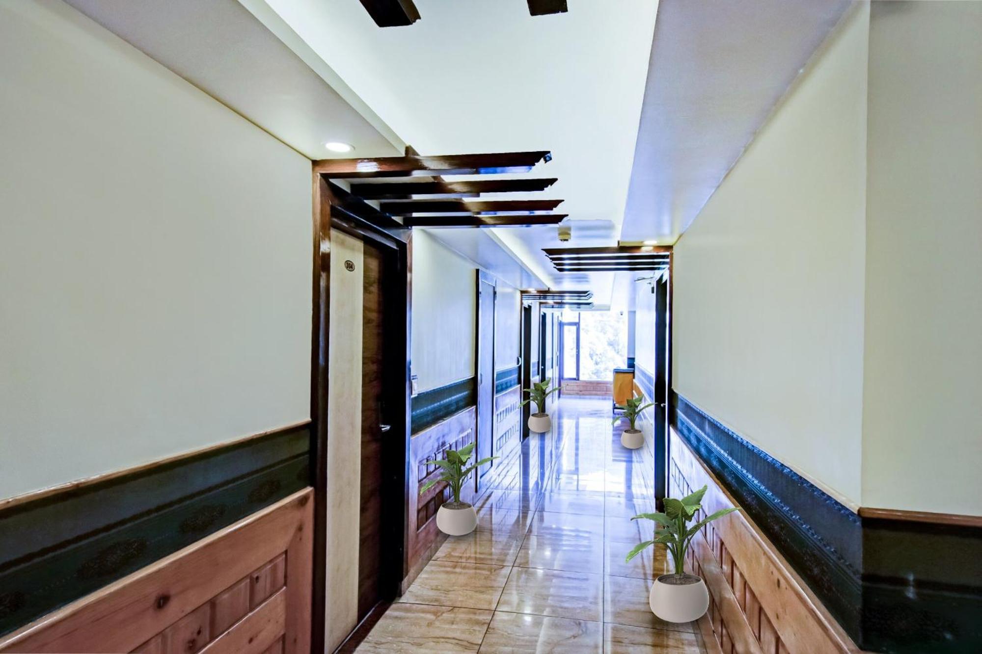 ホテル Townhouse Oak Rohtang Heights Manāli エクステリア 写真