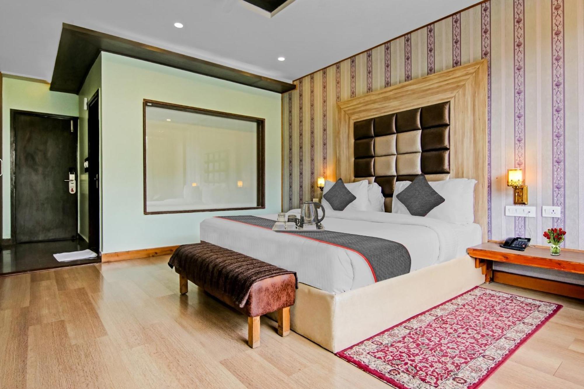 ホテル Townhouse Oak Rohtang Heights Manāli エクステリア 写真