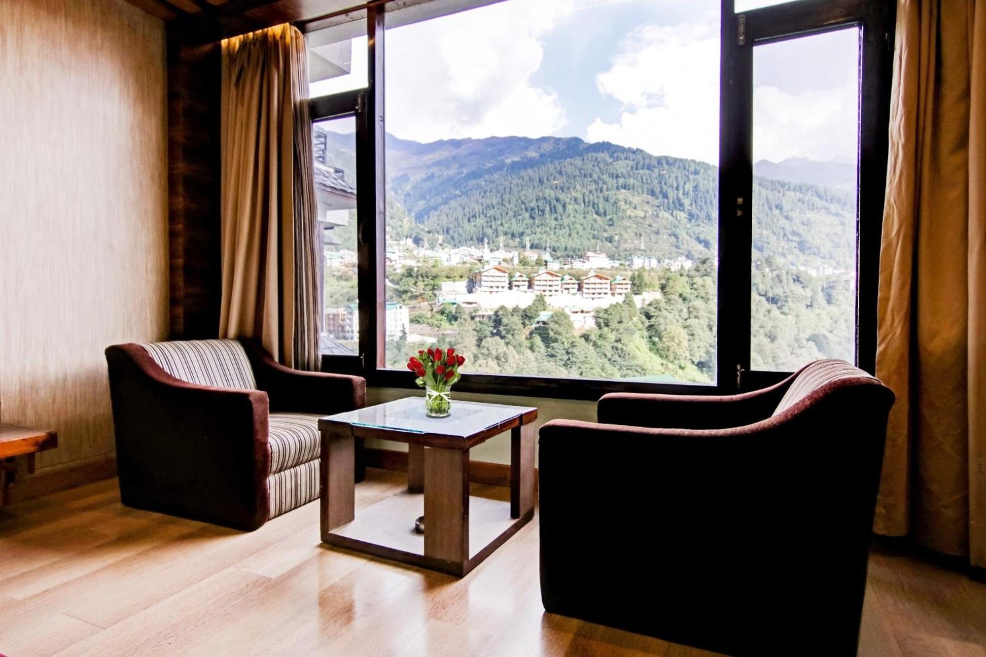 ホテル Townhouse Oak Rohtang Heights Manāli エクステリア 写真