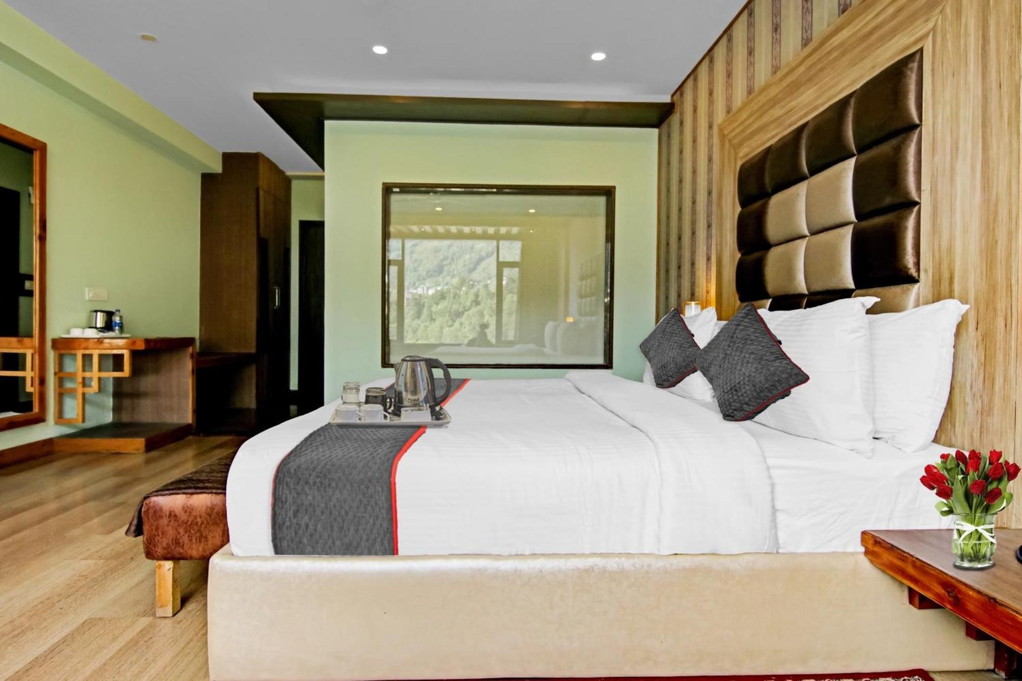 ホテル Townhouse Oak Rohtang Heights Manāli エクステリア 写真