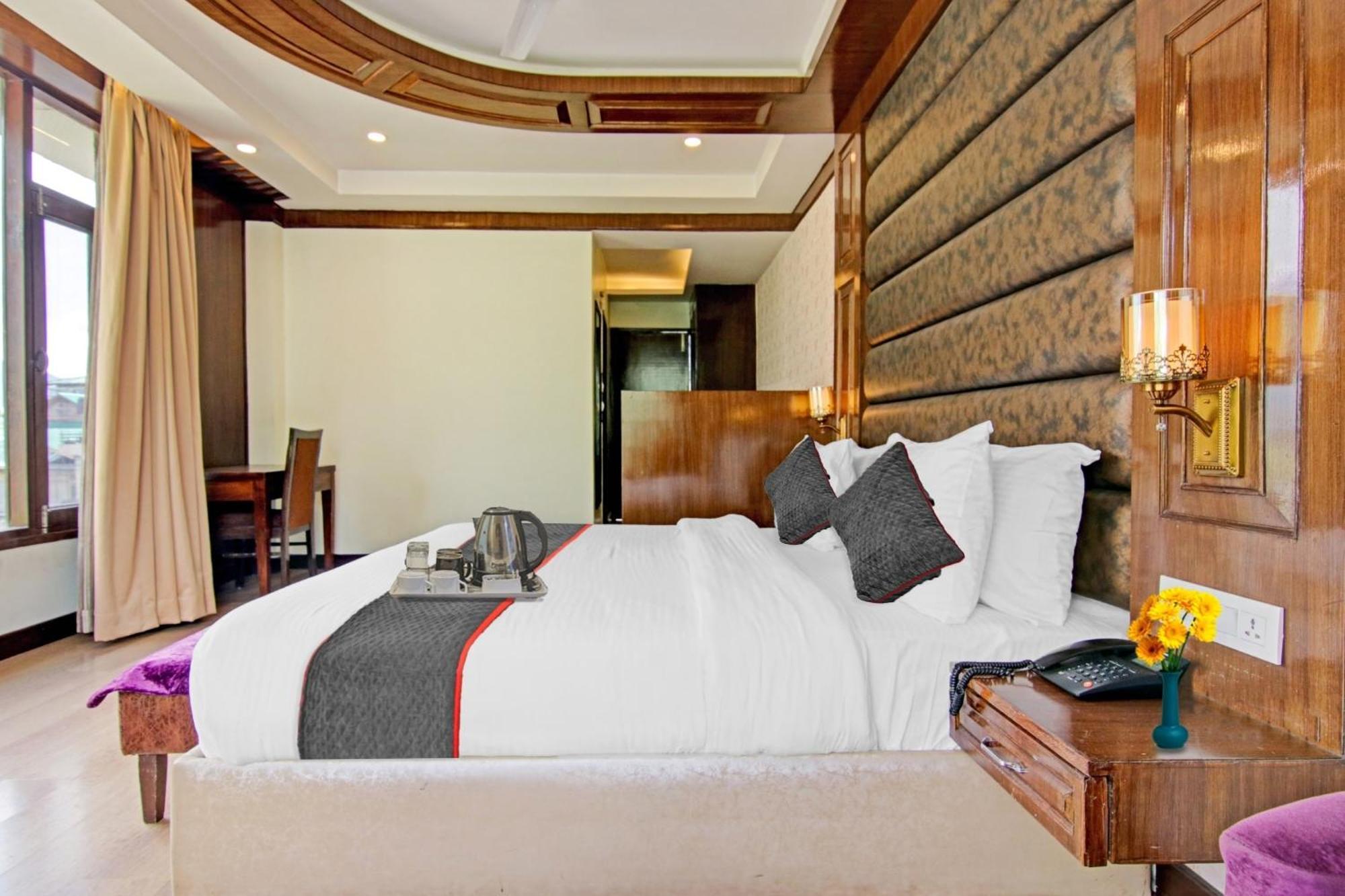 ホテル Townhouse Oak Rohtang Heights Manāli エクステリア 写真